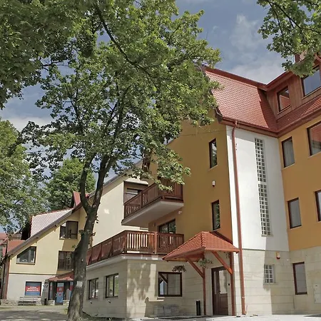 Bursztynowe Buki Bed and breakfast 3*