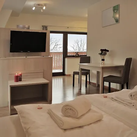 לינה וארוחת בוקר Bursztynowe Buki 3*