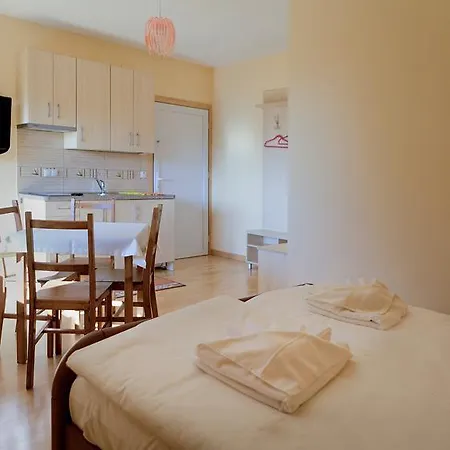 לינה וארוחת בוקר Bursztynowe Buki 3*