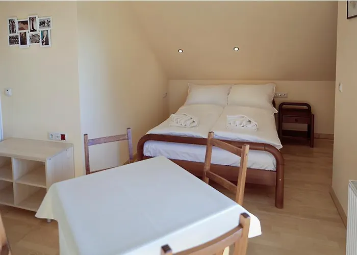 Bed & Breakfast Bursztynowe Buki Lądek-Zdrój